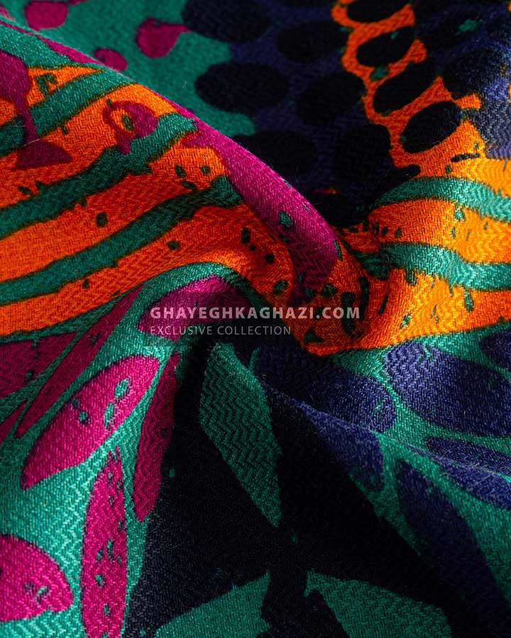 روسری پاییزه انیگما - مدل 7221 نمای نزدیک